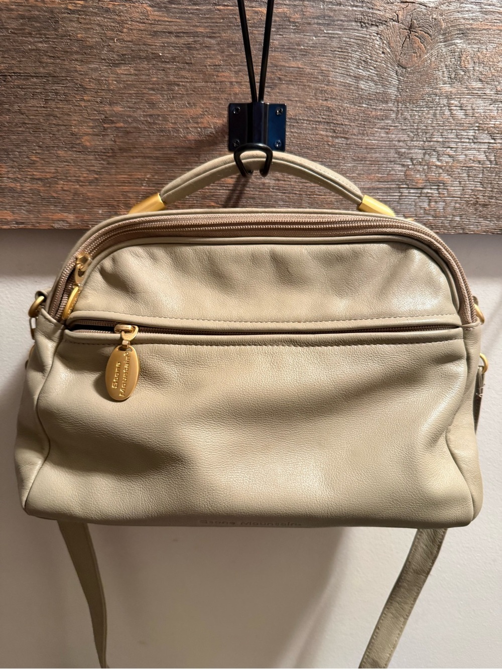 STONE MOUNTAIN LEATHER Crossbody Bag Beige With Detachable Strap Medium Size EUC